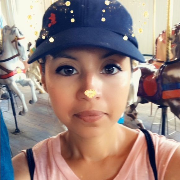 Meet your Posher, Olivia - Picture 1 of 2